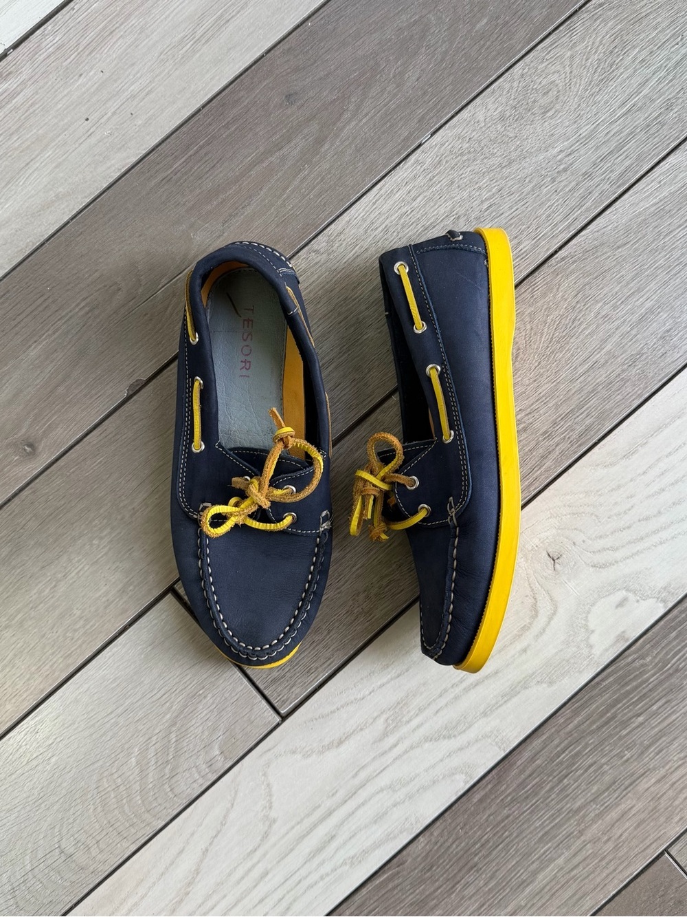 Tesori Women's Leather Boat